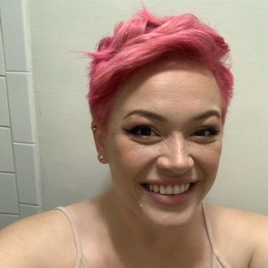 Meet your Posher, Hannah